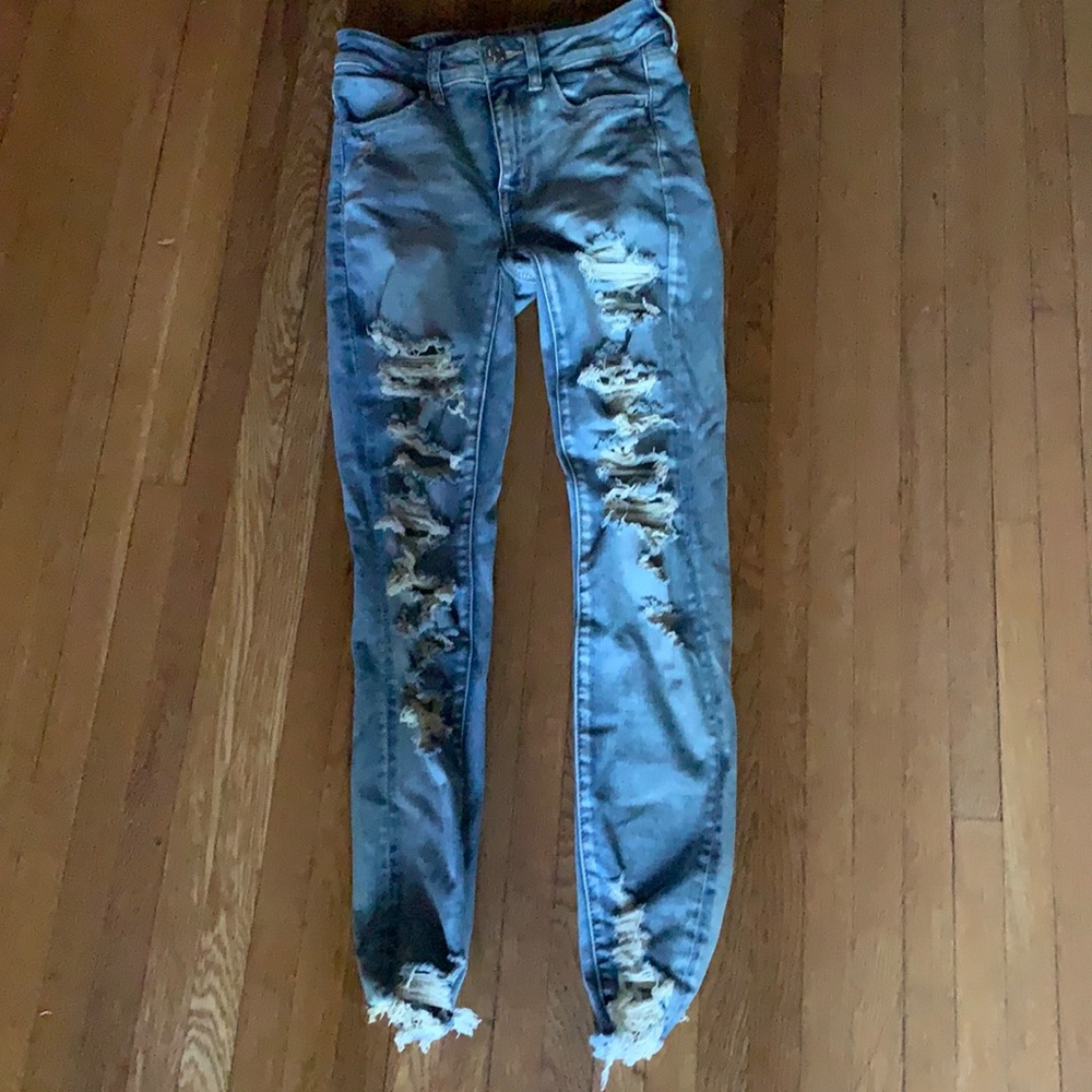 american eagle ripped skinny jeans